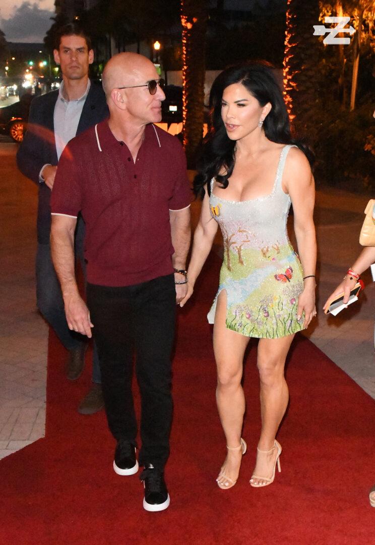 Jeff Bezos and girlfriend Lauren Sanchez arrive to Carbone Beach during F1 Miami Grand Prix weekend